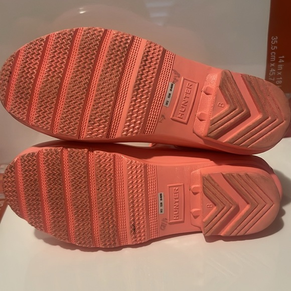 Hunter boots, Girls szUS 4B/5G peach/pink in color - Picture 5 of 6